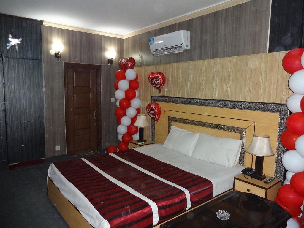 לאהור Safari Hotel Upper Mall חדר תמונה